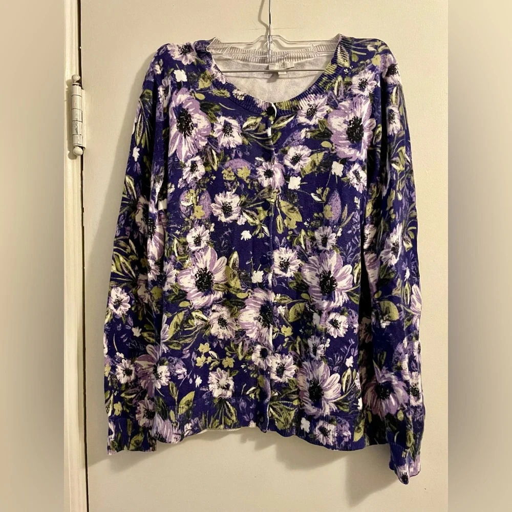Talbots Purple Floral Crewneck Button Front Cardigan Size Medium Petite